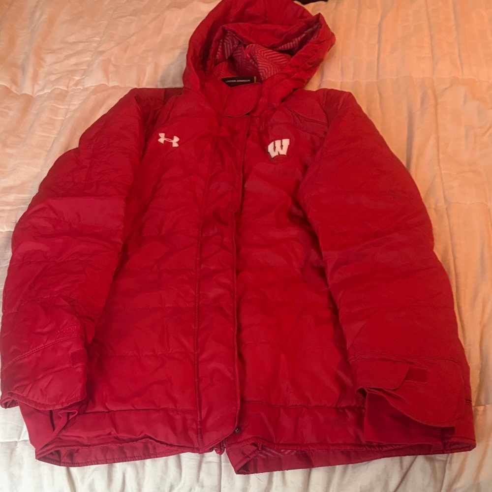 Under Armour Wisconsin ‎ Hooded Jacket with pockets